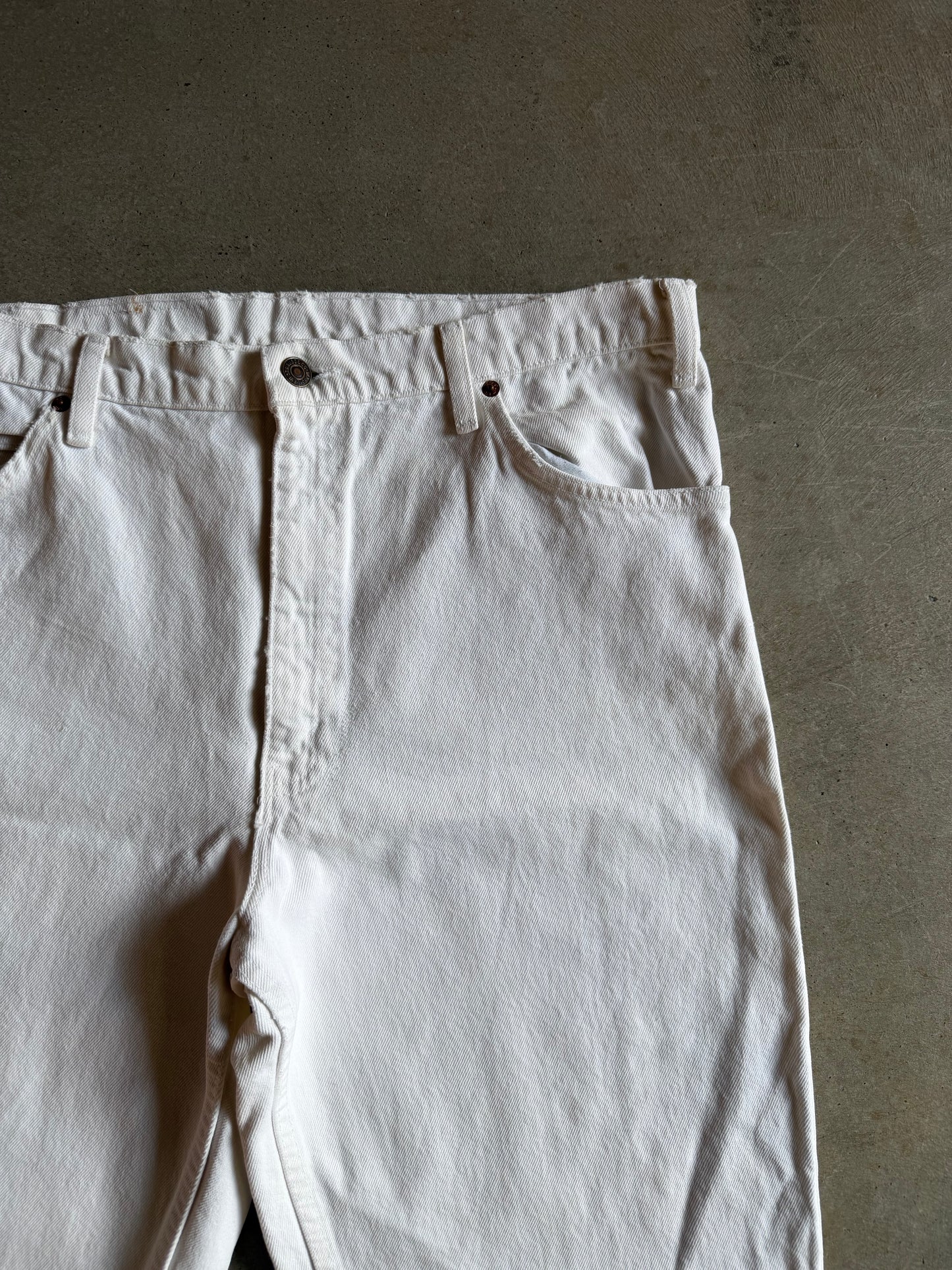 VTG Levi's 550 Orange Tag White Jeans Sz 36x32