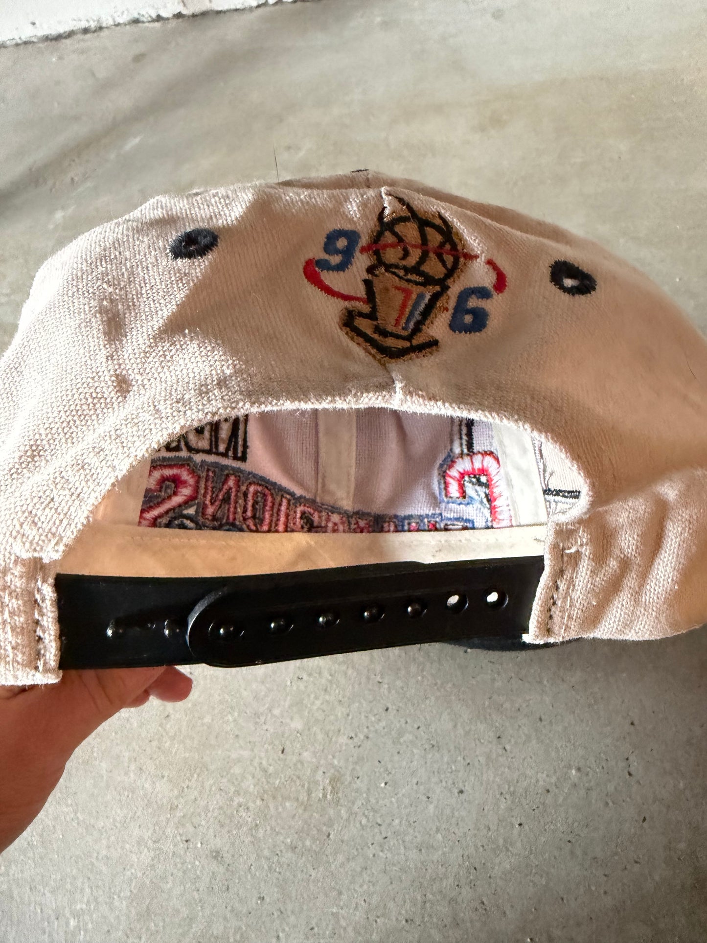 VTG Chicago Bulls 96 Championship Logo Athletic Hat