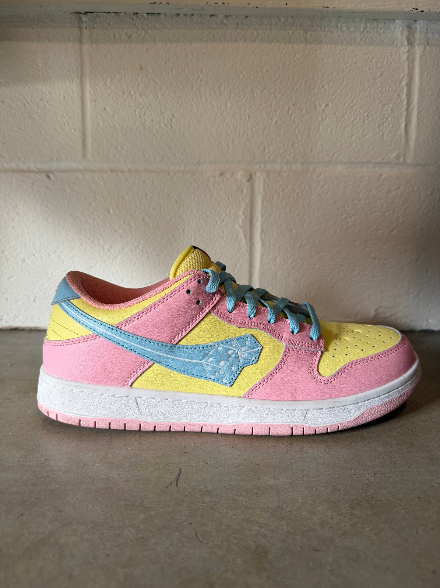 Donny The Dybbuk Dice Sneakers Sz 11M/12.5W