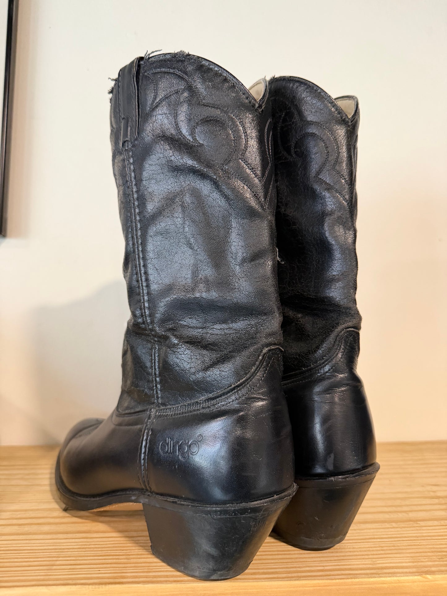 Preowned Dingo Black Boots Size 11D 102001 5910