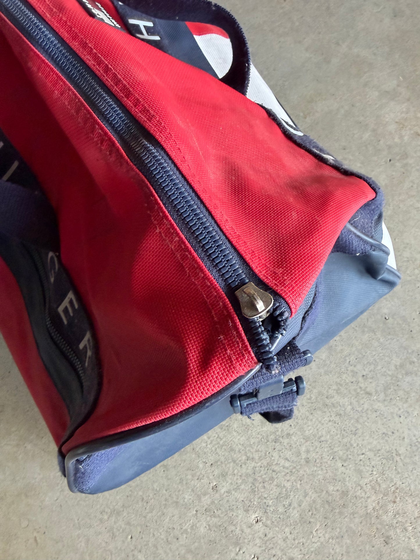 VTG Tommy Hilfiger Duffle Bag