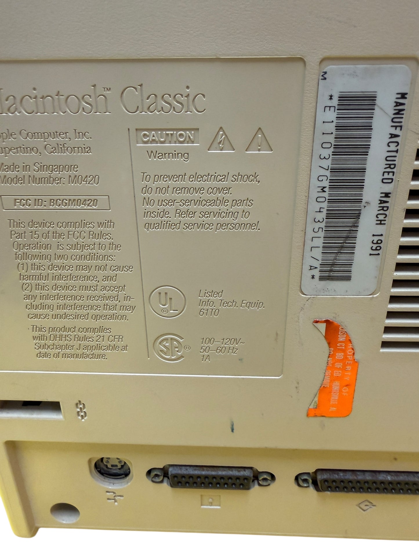 VTG 1990 Apple Macintosh Classic M0420 Computer