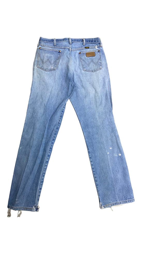 Load image into Gallery viewer, VTG Wrangler Blue Denim Jeans 35x32
