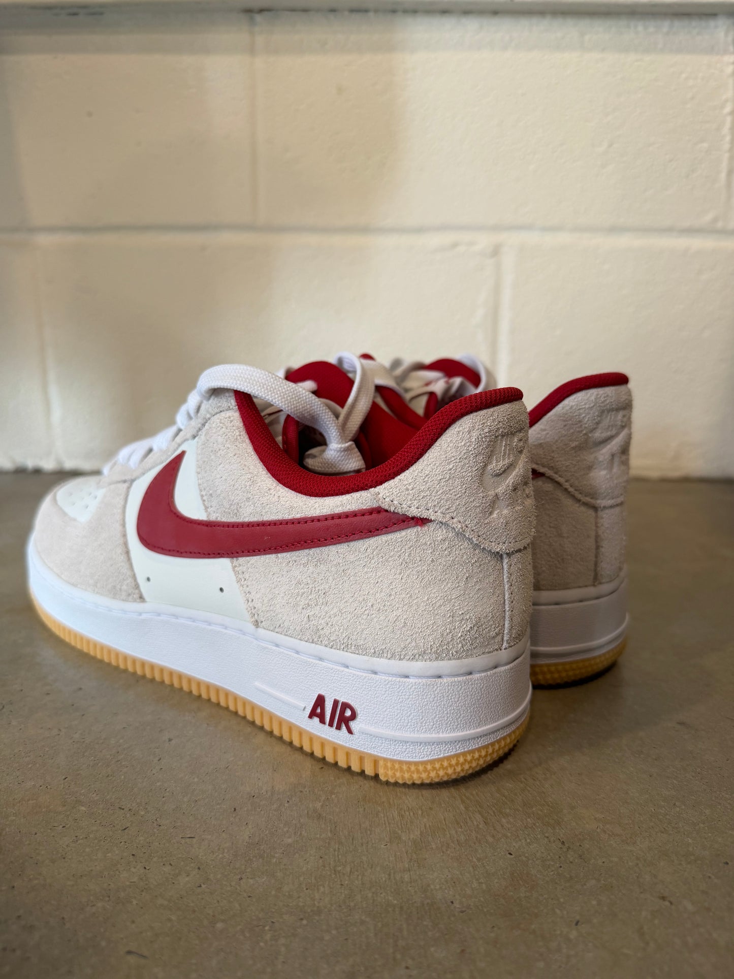 Nike Air Force 1 Low '07 LV8 Summit White Varsity Red Gum Sz 10.5M/12W IB6388-101