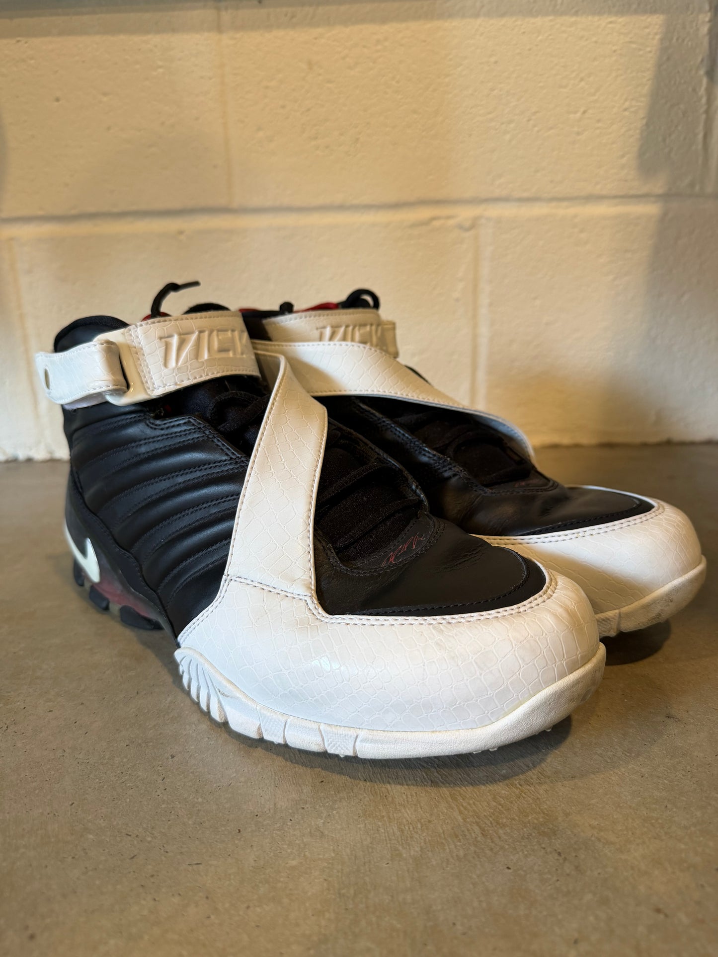 Preowned Nike Turf 2005 Zoom Air Vick 3 Shoes 311845-011 Sz 11.5M/13W