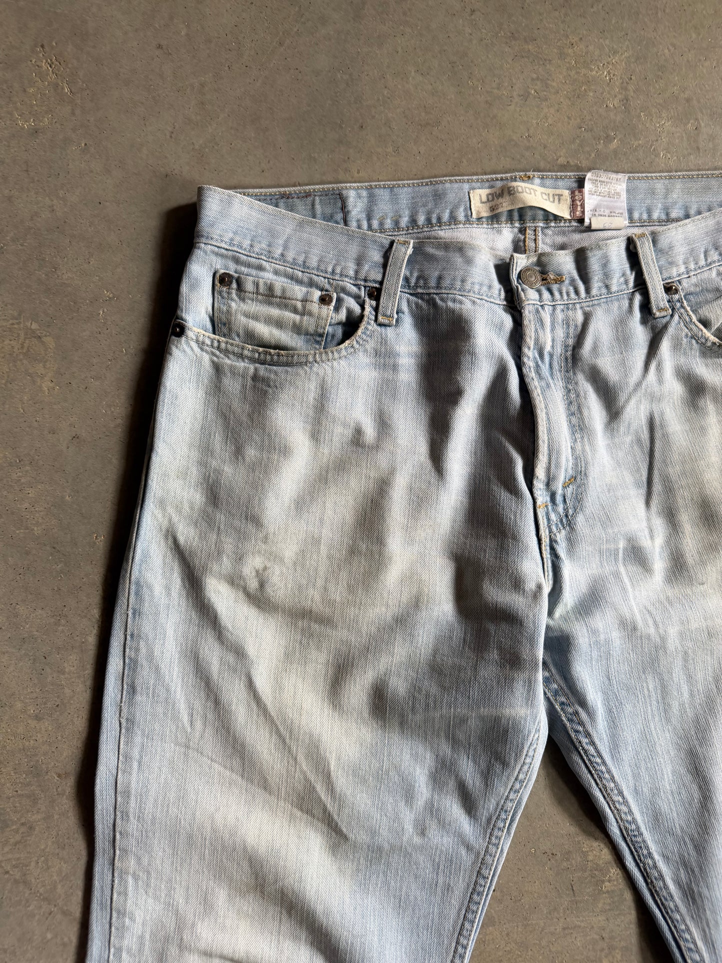 Levi’s 527 Light Wash Denim Jeans Sz 36x32