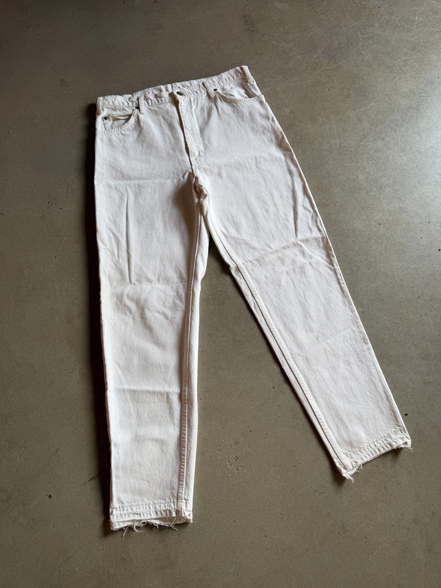 VTG Levi's 550 Orange Tag White Jeans Sz 36x32