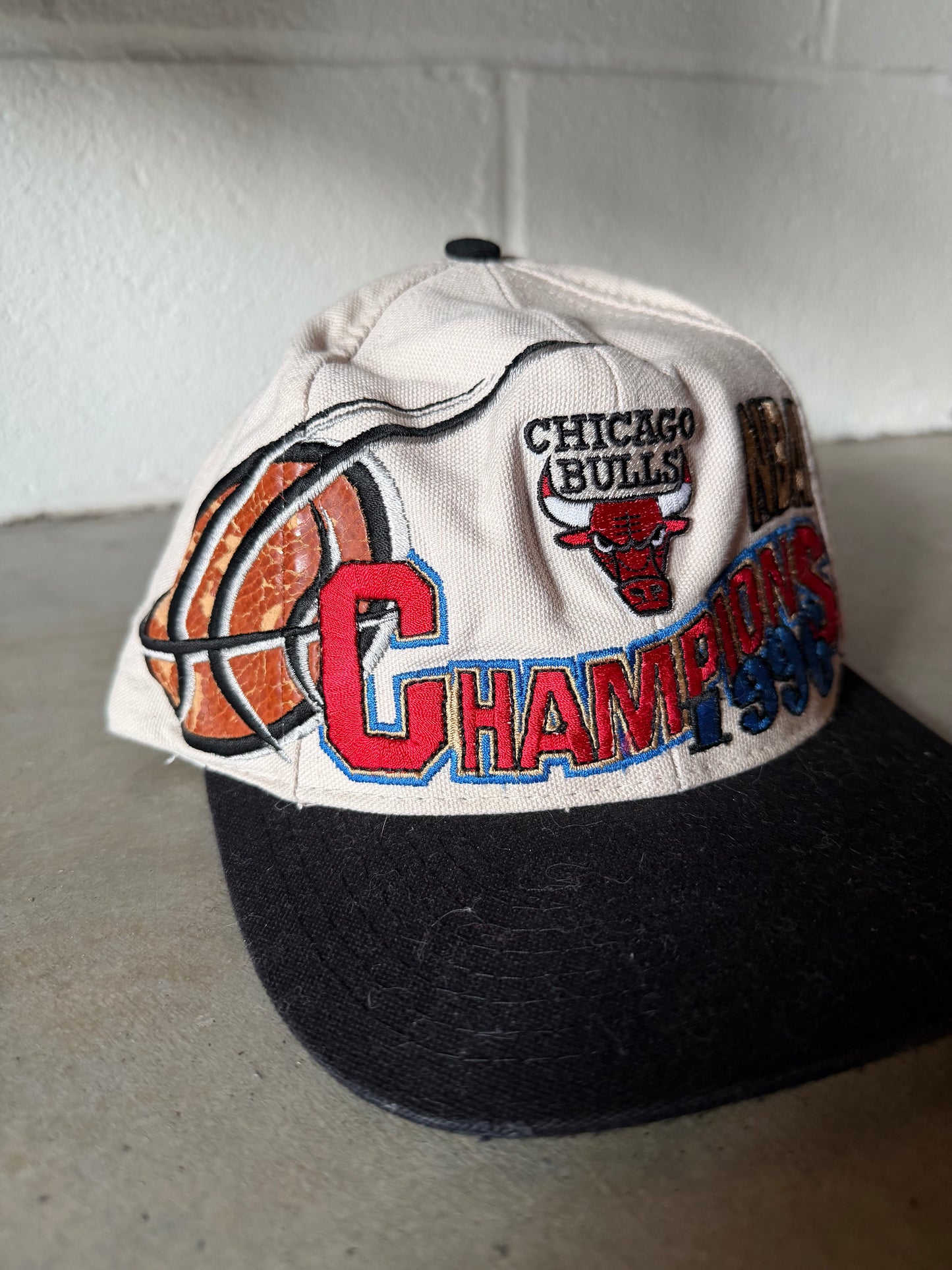 VTG Chicago Bulls 96 Championship Logo Athletic Hat