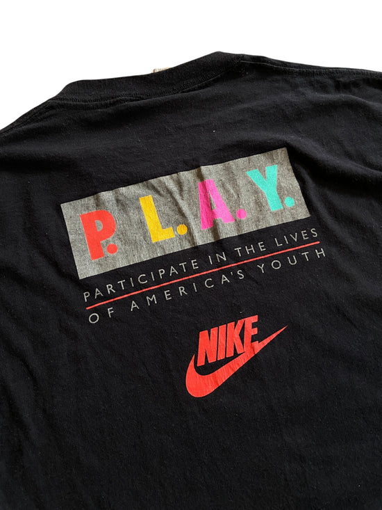 Nike P.L.A.Y Participate Lives America’s Youth Tee Sz L