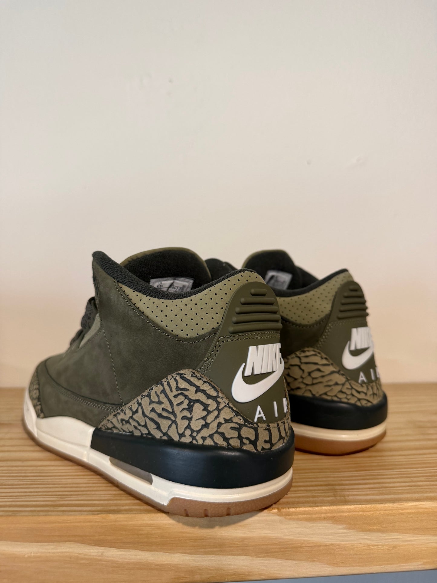 Preowned Jordan 3 Retro Family Affair (GS) Sz 5.5Y