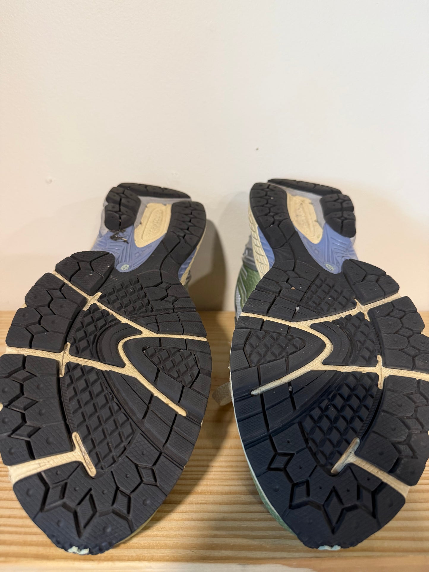 Preowned New Balance 1906R Ice Blue Melon Water Sz 11M/12.5W