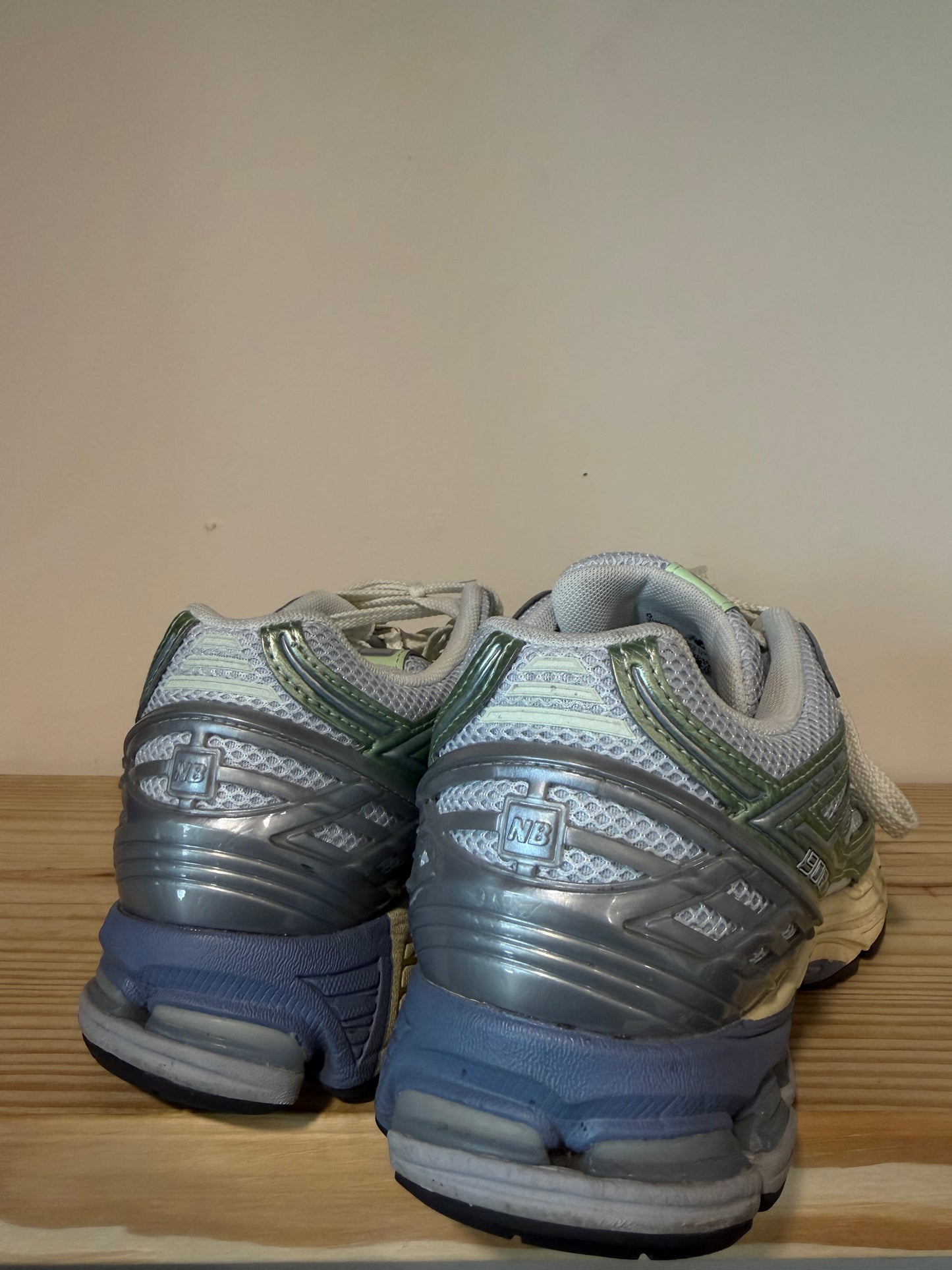 Preowned New Balance 1906R Ice Blue Melon Water Sz 11M/12.5W