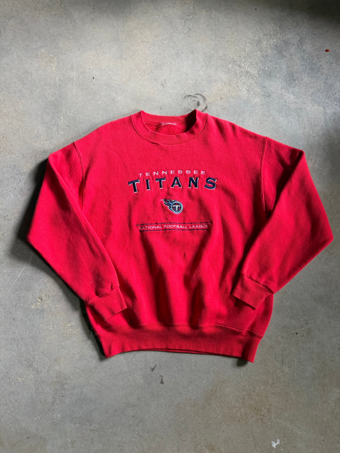 VTG Red Tennessee Titans Red Sweatshirt Sz L