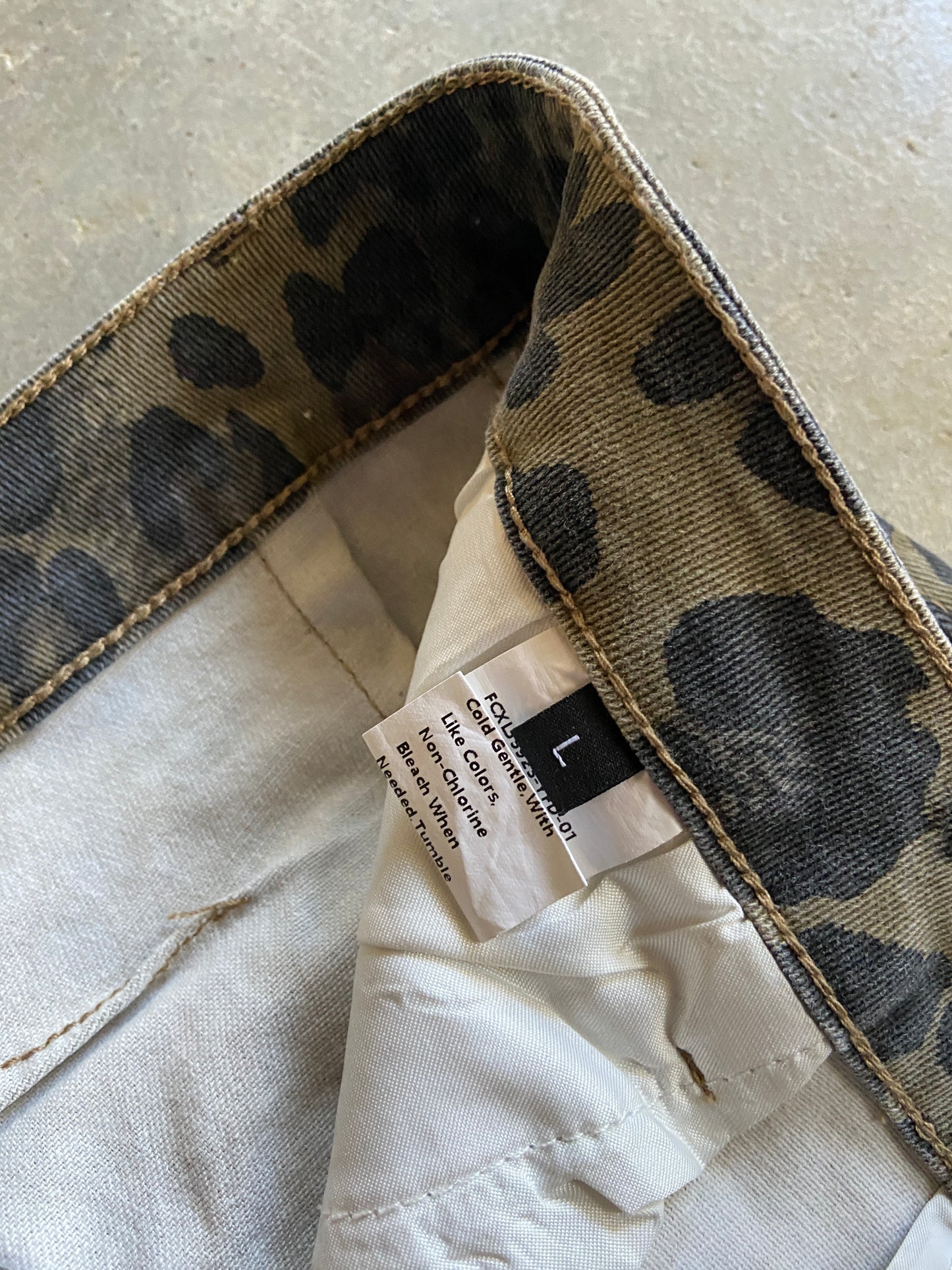 Leopard Denim Style Barrel Pants Sz 34x25