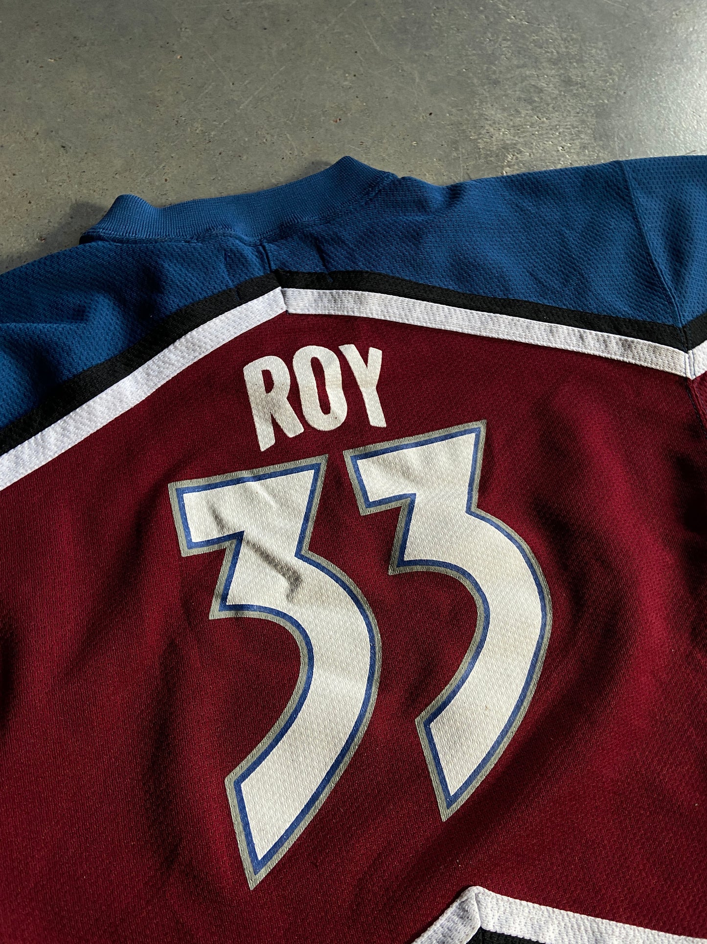 VTG Youth Colorado Avalanche Captain Jersey Sz Youth Small