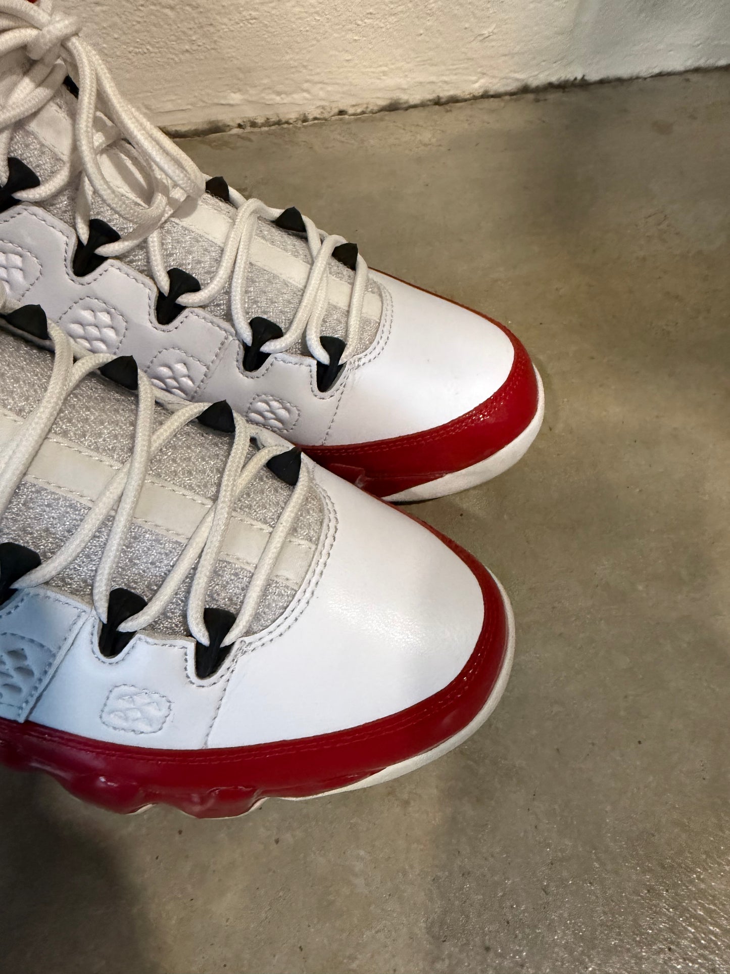 Preowned Air Jordan 9 Retro 'Gym Red' Sz 8.5M/10W