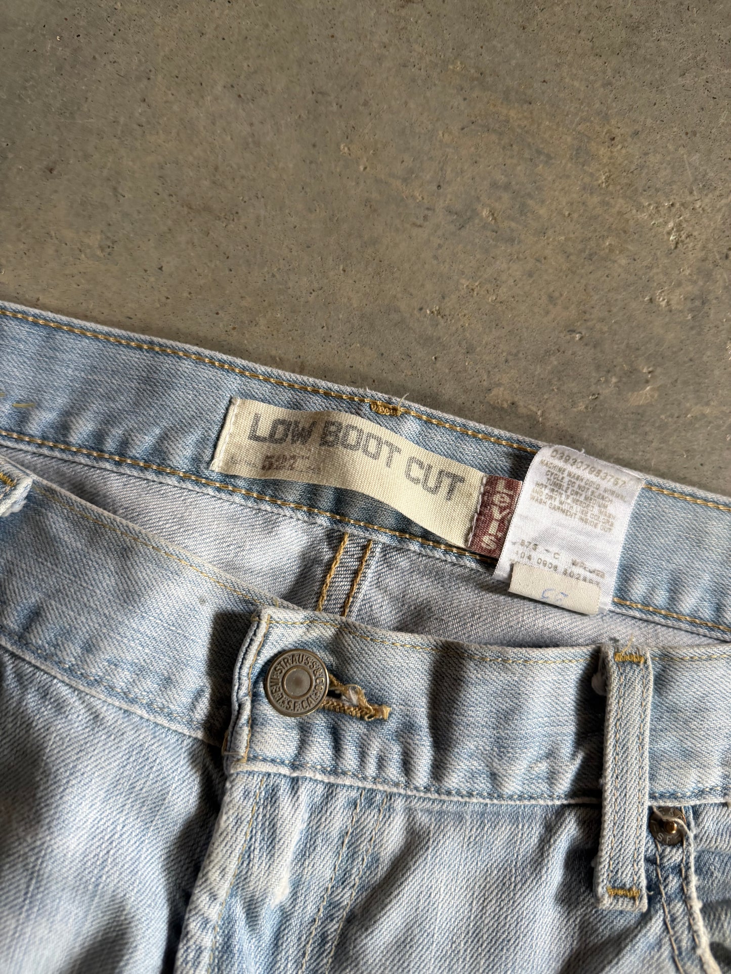 Levi’s 527 Light Wash Denim Jeans Sz 36x32