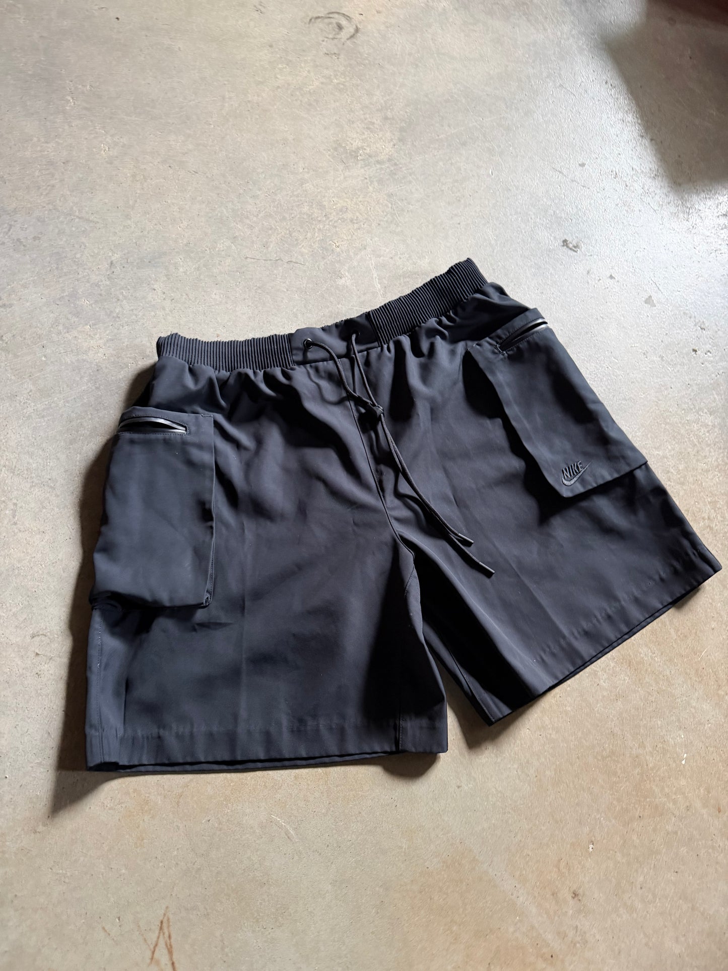 Nike Black Tech Pack Shorts Sz L