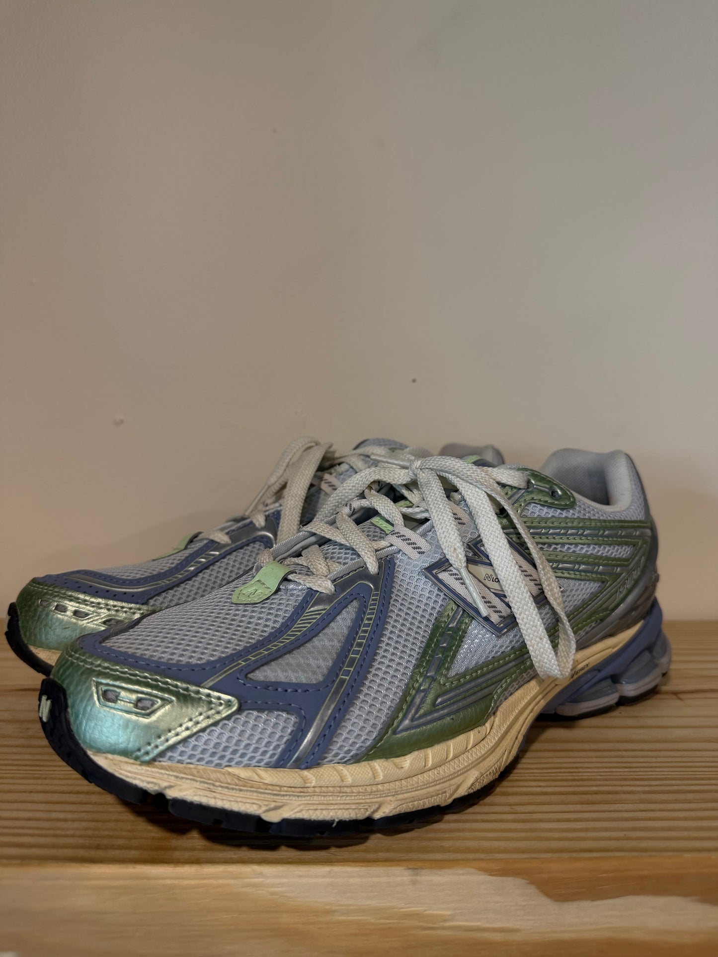 Preowned New Balance 1906R Ice Blue Melon Water Sz 11M/12.5W