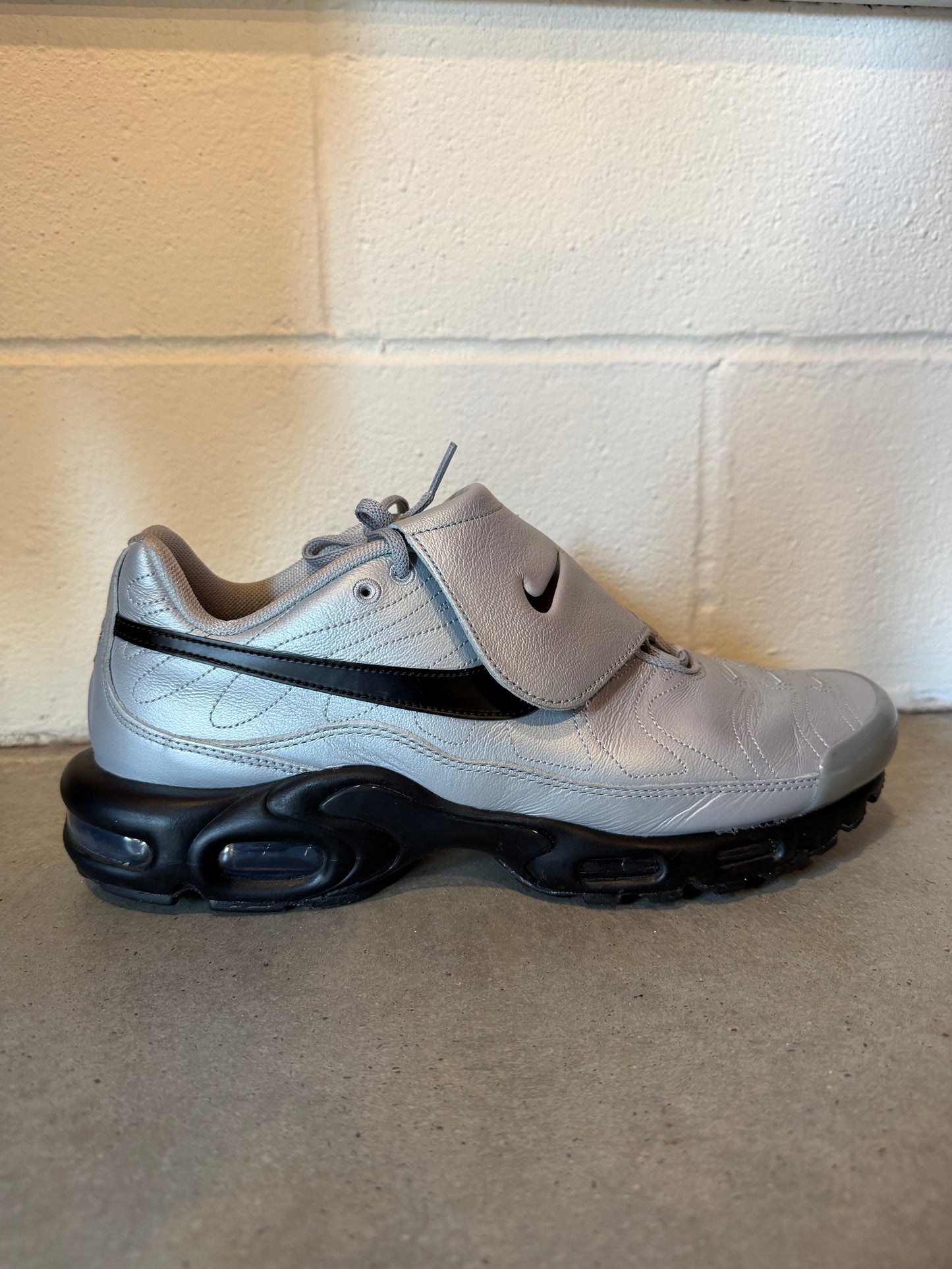 Preowned Nike Air Max Plus Shoes Wolf Gray Black HM6850-001 Sz 13M/14.5W