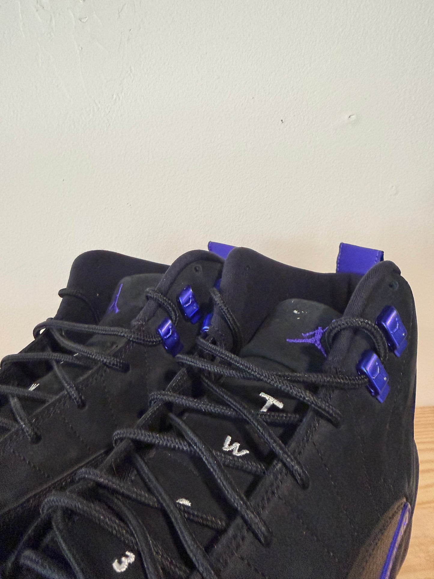 Preowned Jordan 12 Retro Black Dark Concord Sz 13M/14.5W
