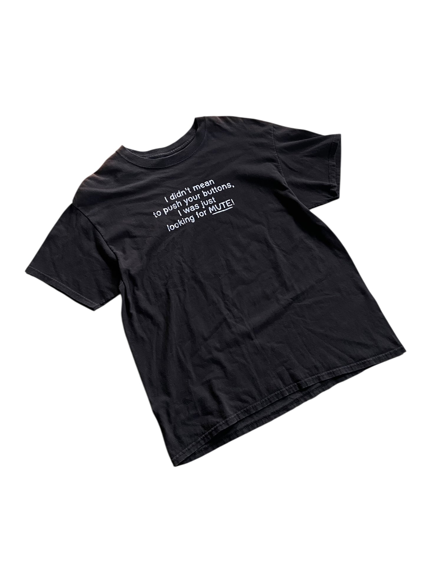Y2K "Mute Button" Text Tee Sz M
