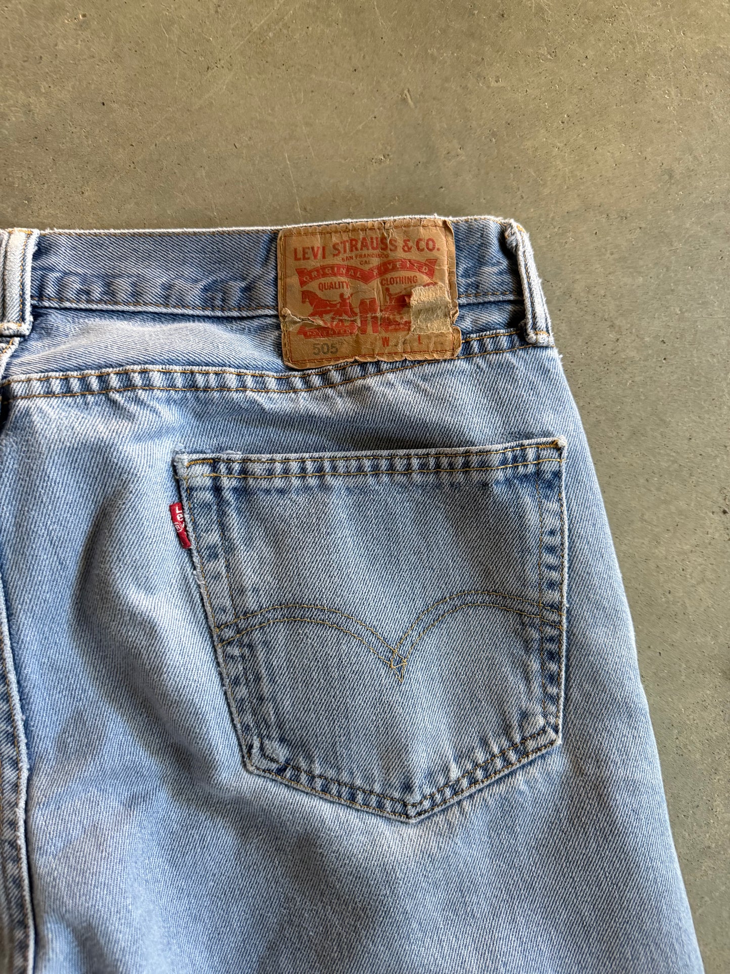VTG Levis 505 Light Wash Denim Jeans Sz 34x32