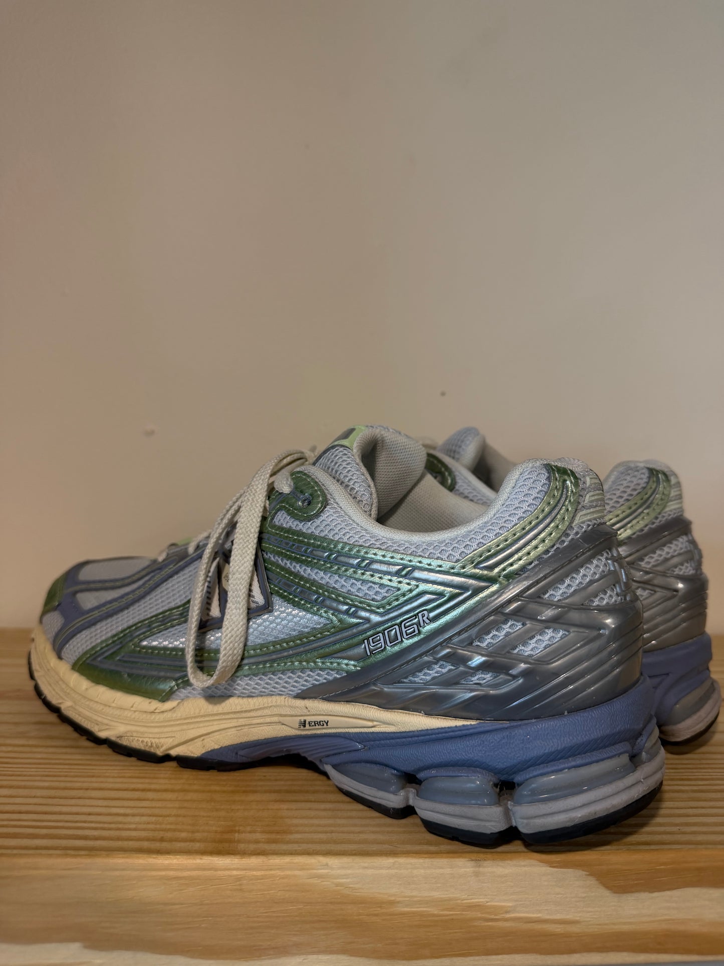 Preowned New Balance 1906R Ice Blue Melon Water Sz 11M/12.5W