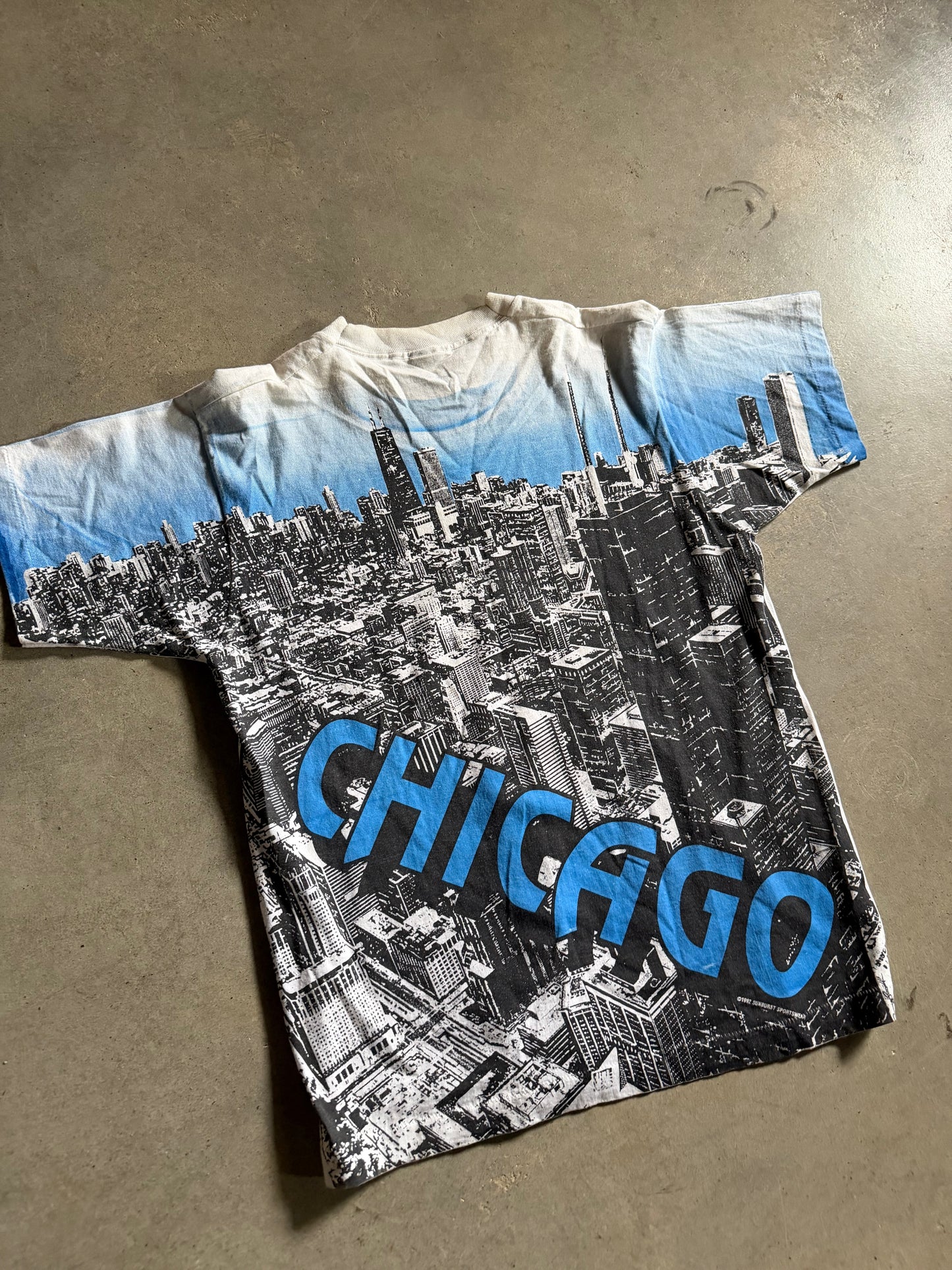 VTG Chicago All Over Print Tee Sz M/L