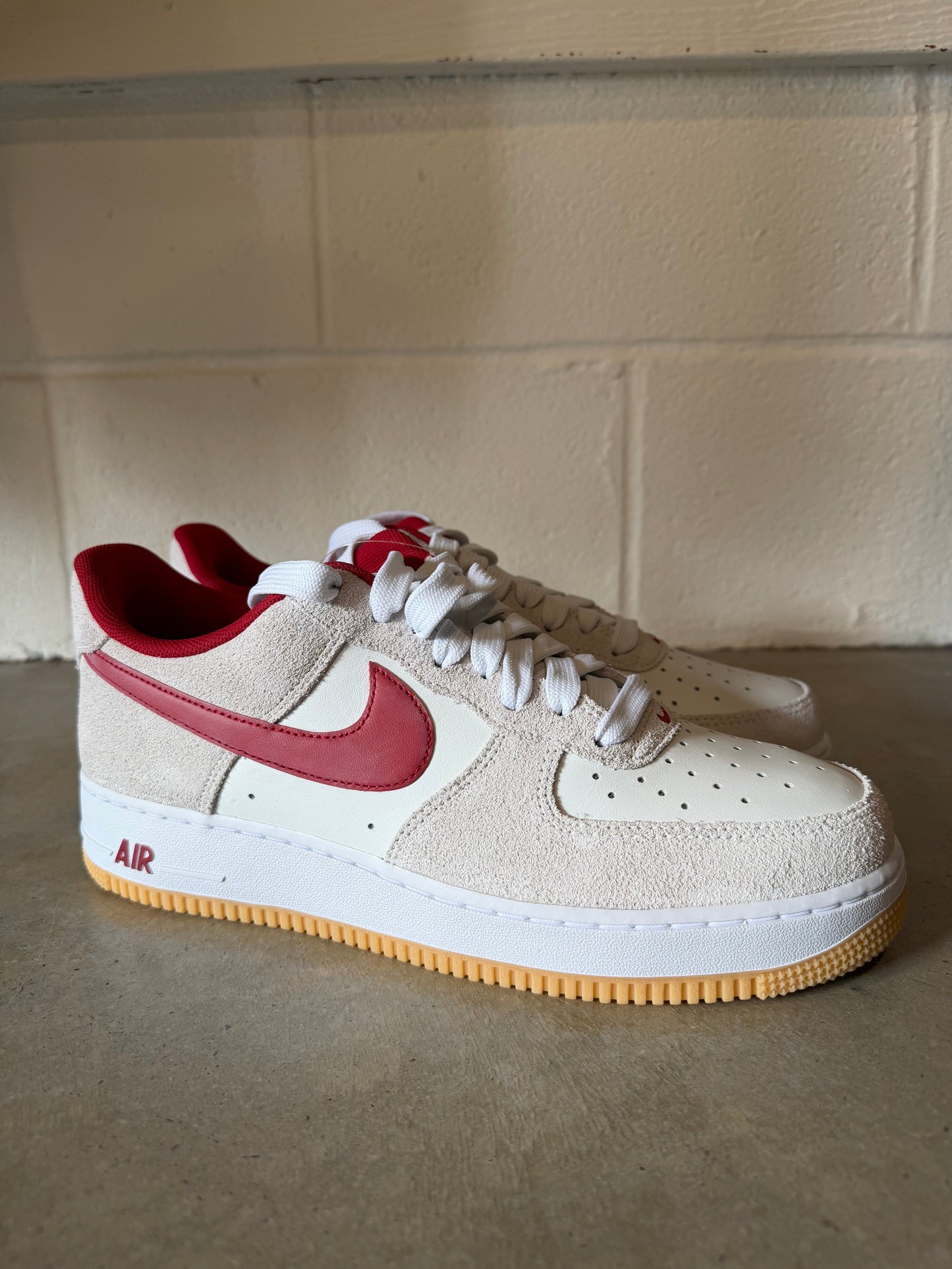Nike Air Force 1 Low '07 LV8 Summit White Varsity Red Gum Sz 10.5M/12W IB6388-101