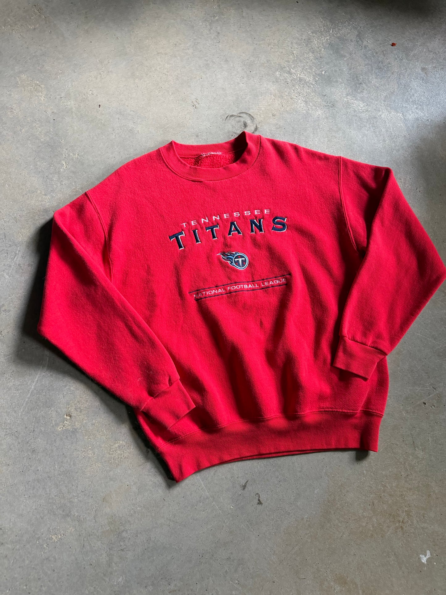 VTG Red Tennessee Titans Red Sweatshirt Sz L
