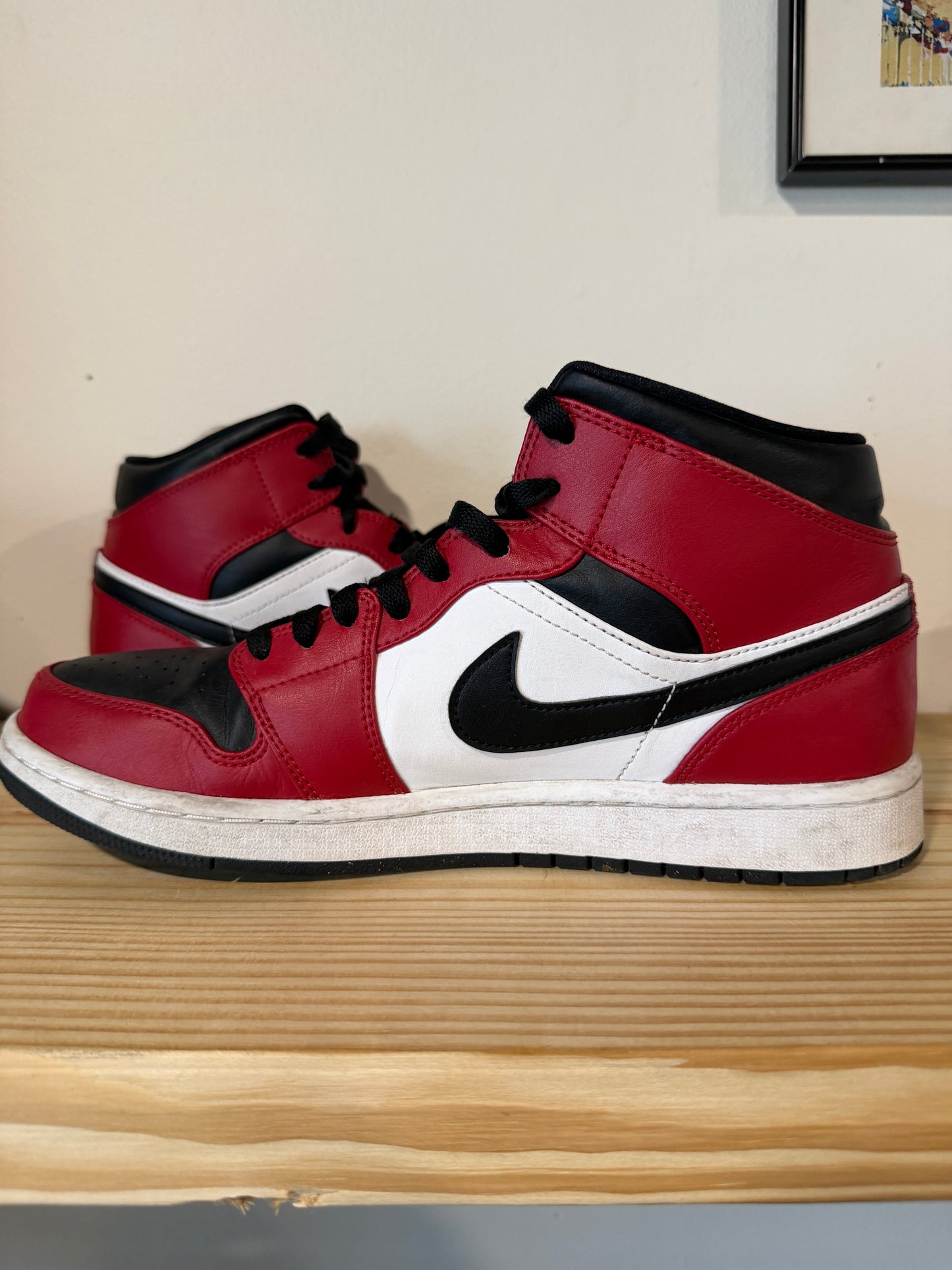 Preowned Air Jordan 1 Mid 'Chicago Black Toe' Sz 10