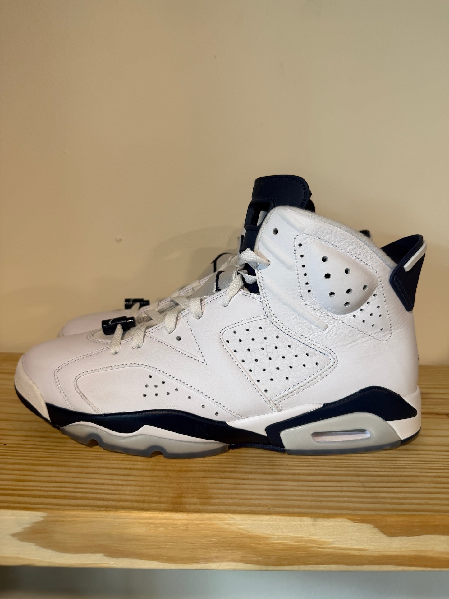 Preowned Jordan 6 Retro Midnight Navy (2022) Size 13 CT8529-141