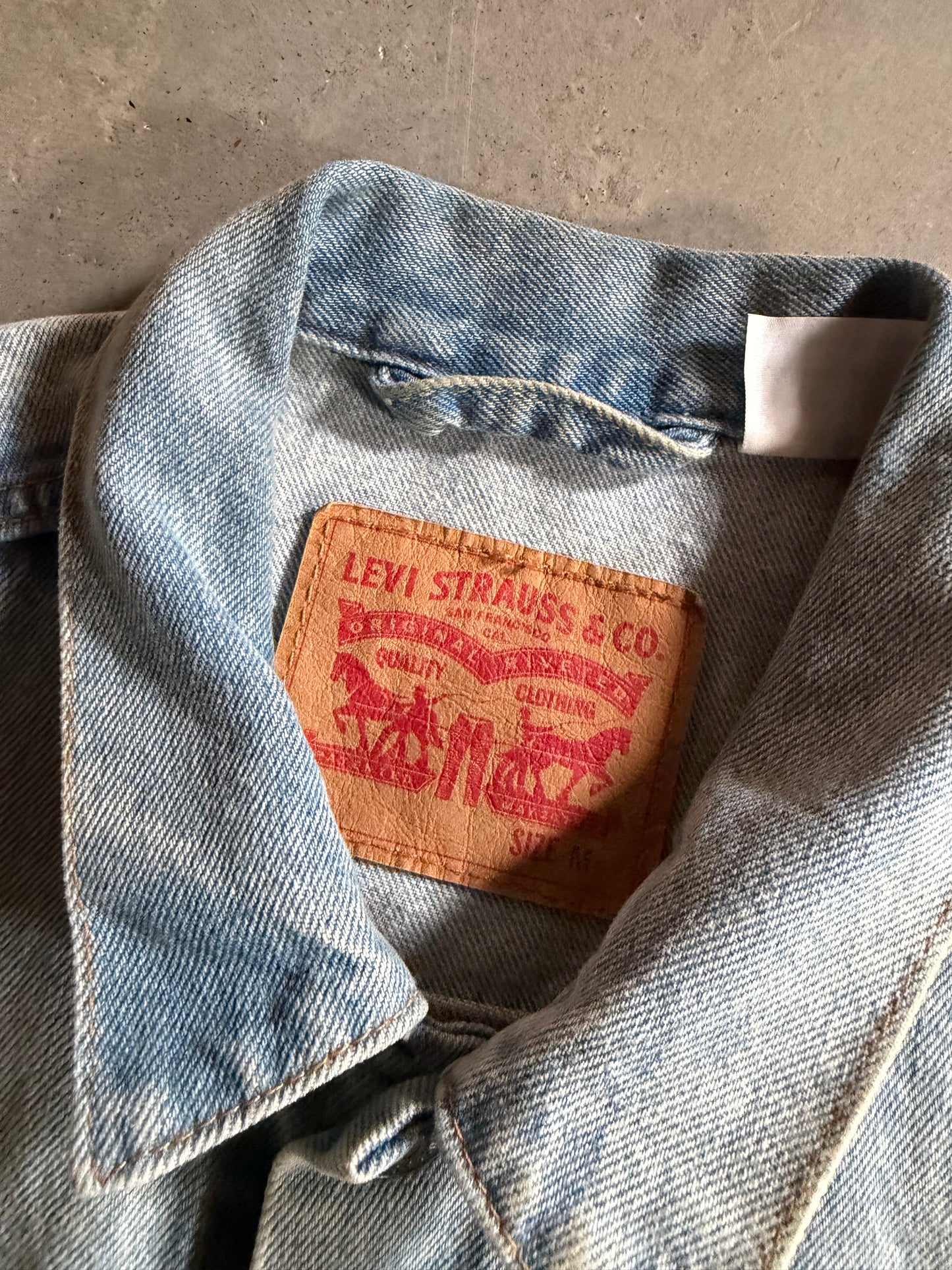 Levis Light Wash Denim Vest Sz M