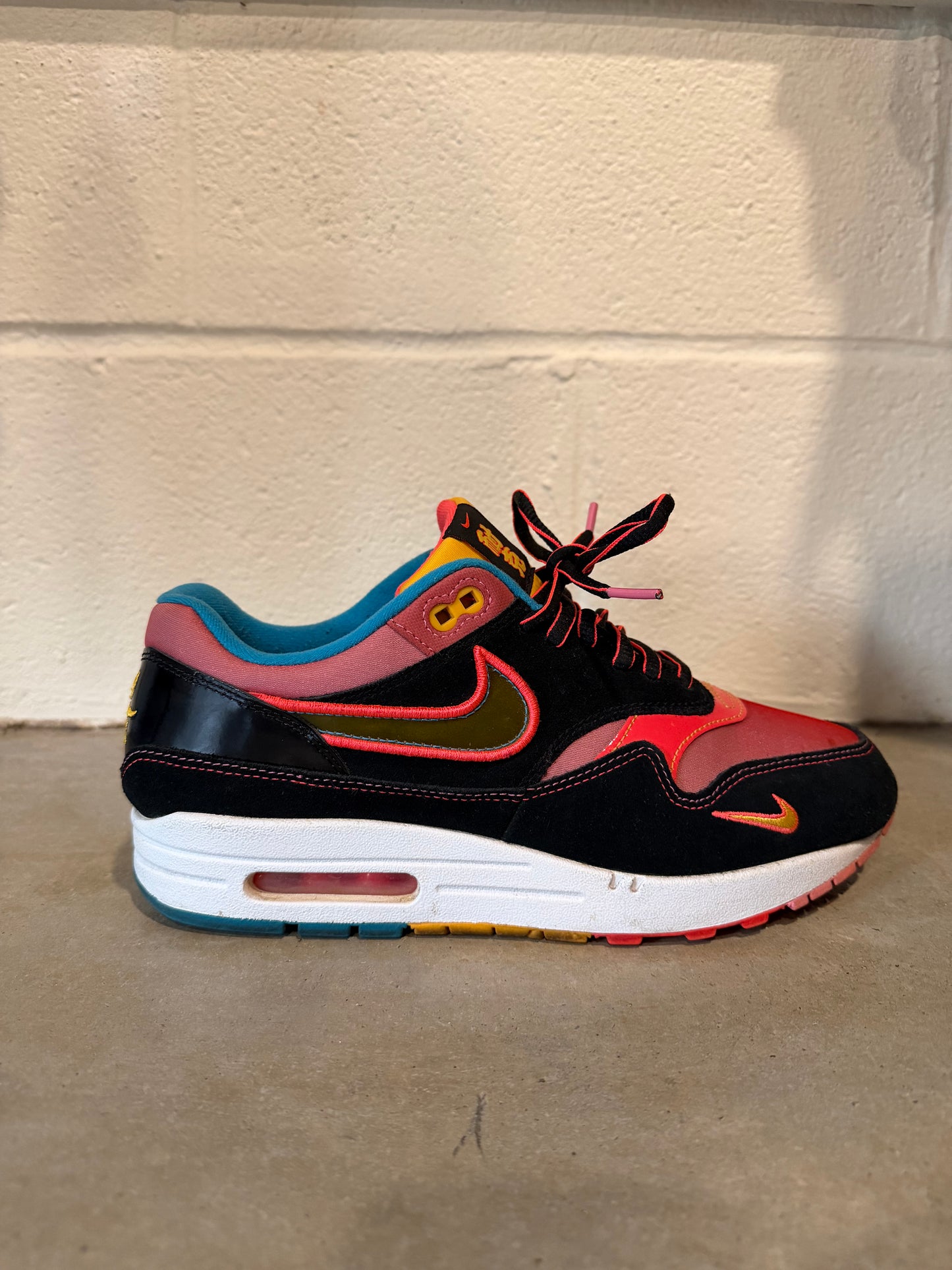 Preowned Nike Air Max 1 Chinatown New York (2020) Size 8M/9.5W