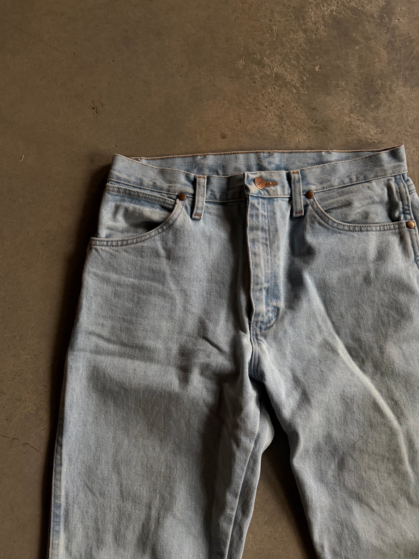 VTG Wrangler Straight Leg Light Wash Denim Jeans Sz 32x32