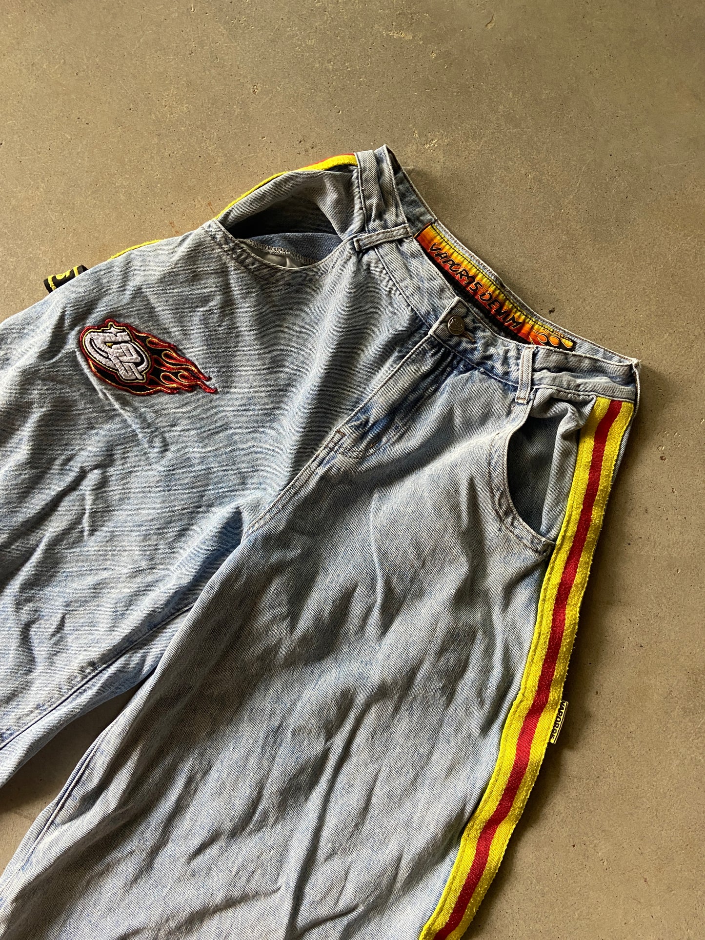 Vapor95 Stripe Rave Capri Jeans Sz 28