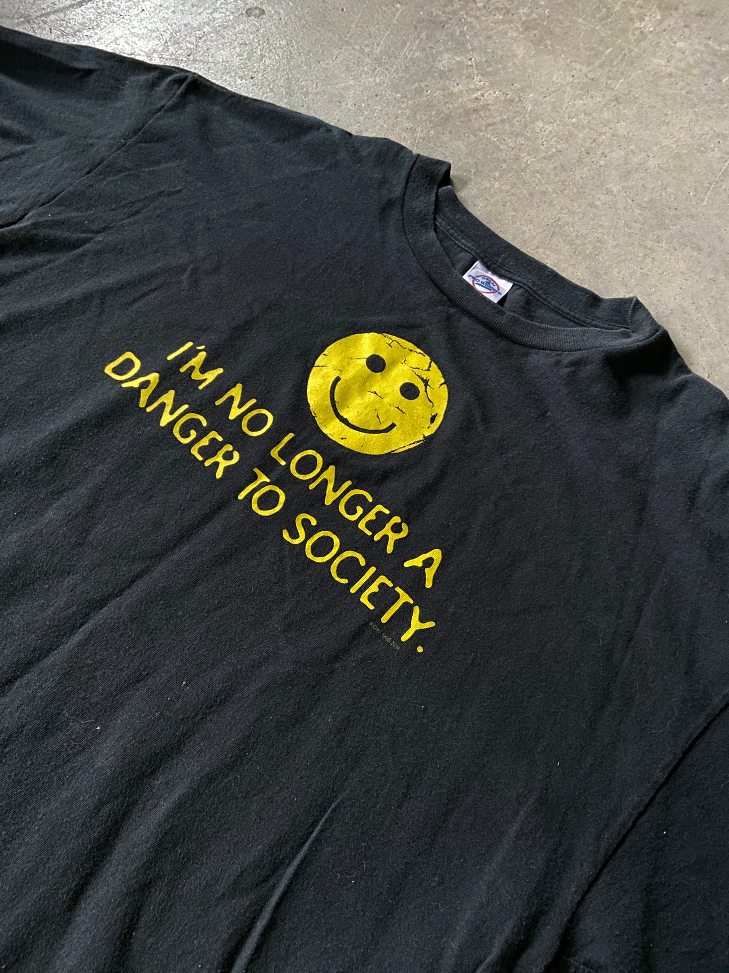 Smiley Face "No Longer A Danger" Tee Sz XL