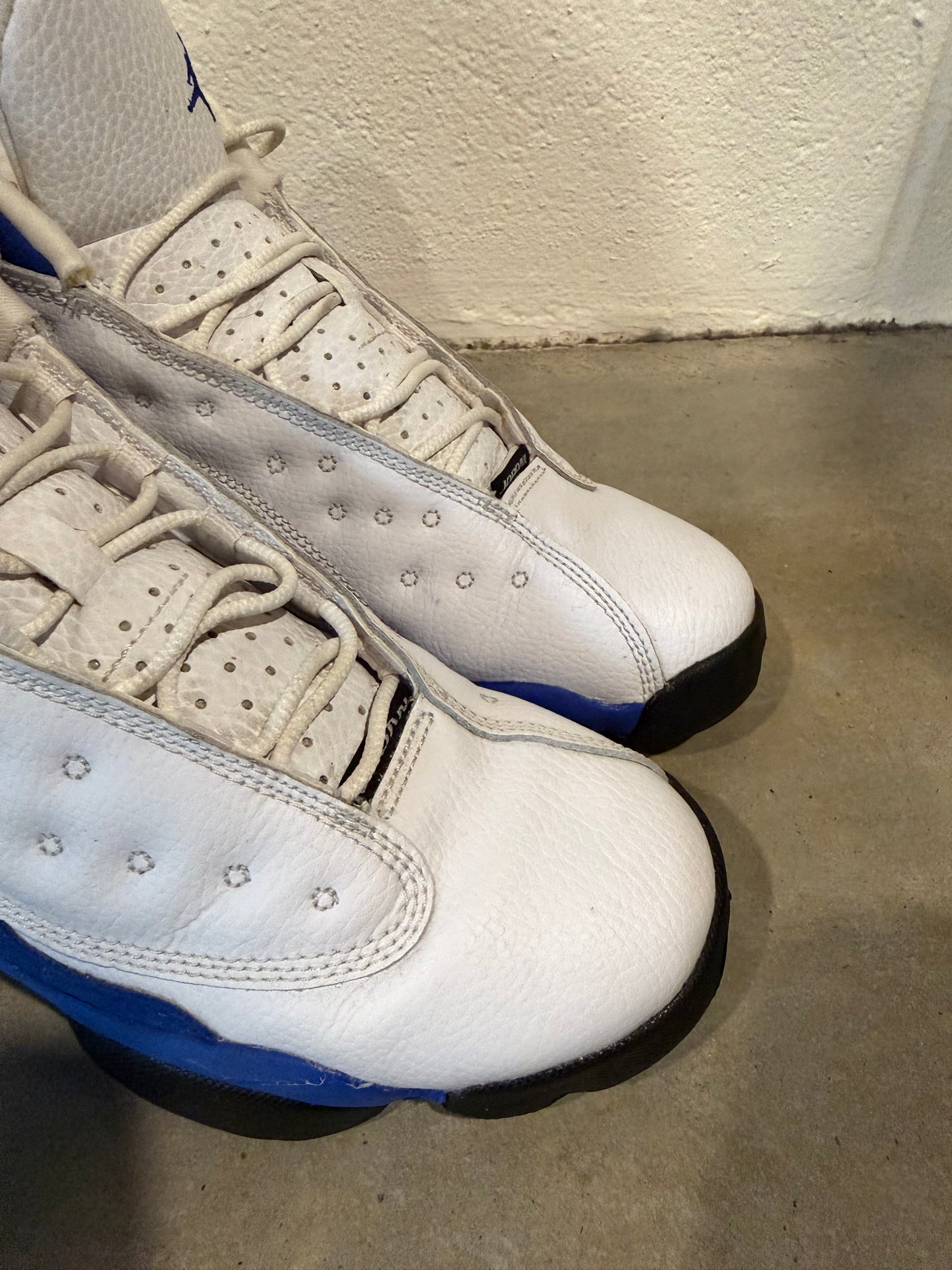 Preowned Jordan 13 White Hyper Royal GS Size 7Y