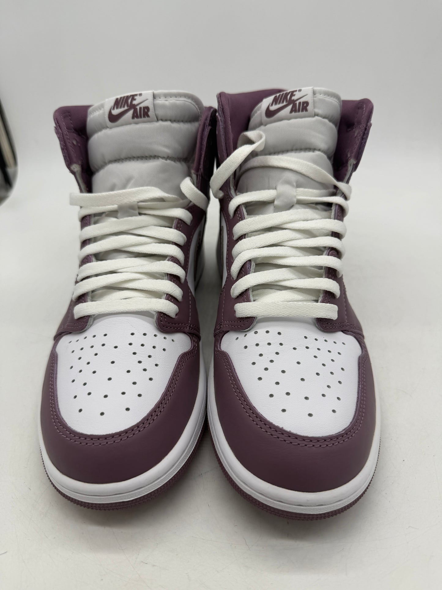 Preowned Air Jordan 1 Retro High OG 'Mauve' Sz 10.5M/12W DZ5485-105