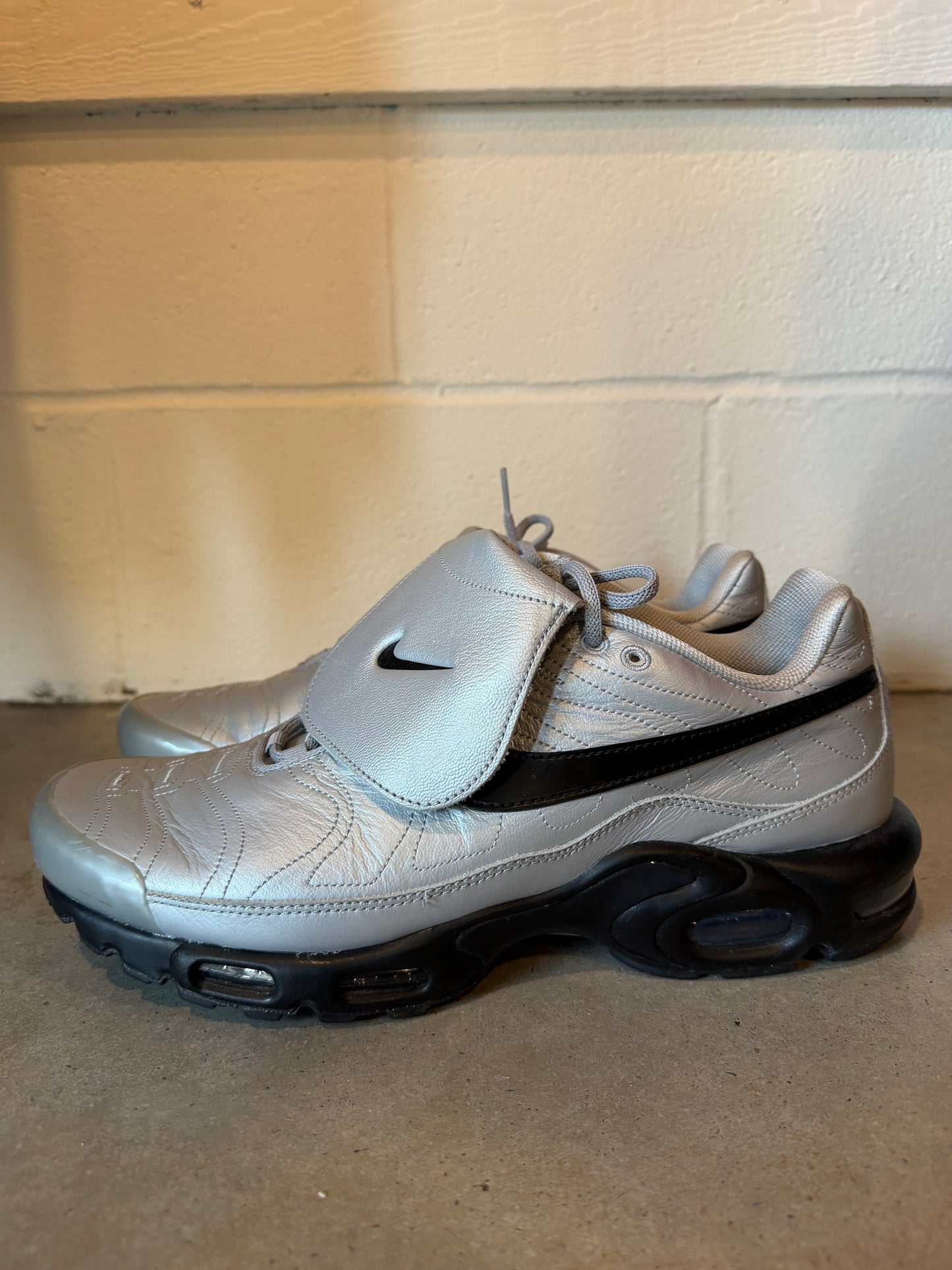 Preowned Nike Air Max Plus Shoes Wolf Gray Black HM6850-001 Sz 13M/14.5W