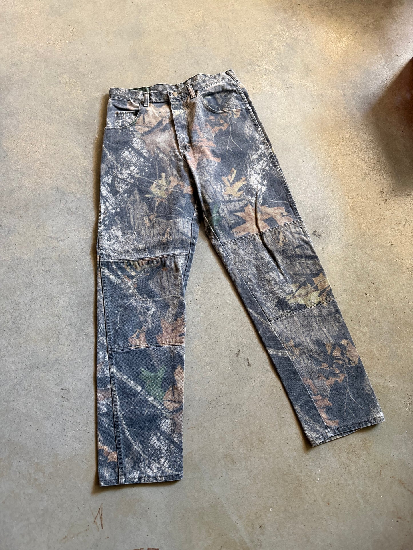 VTG Wrangler Authentic Camo Jeans Sz 32x34