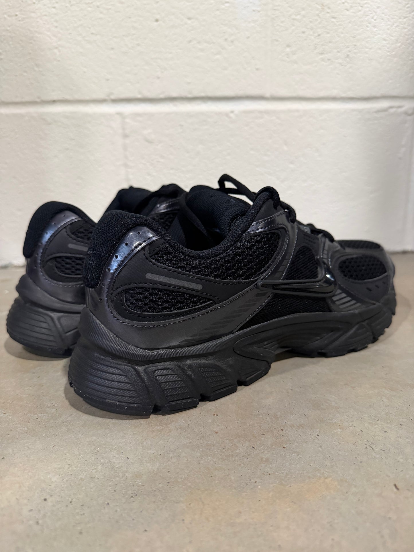 Preowned Nike V5 RNR Black Anthracite Sz 8.5M/10W