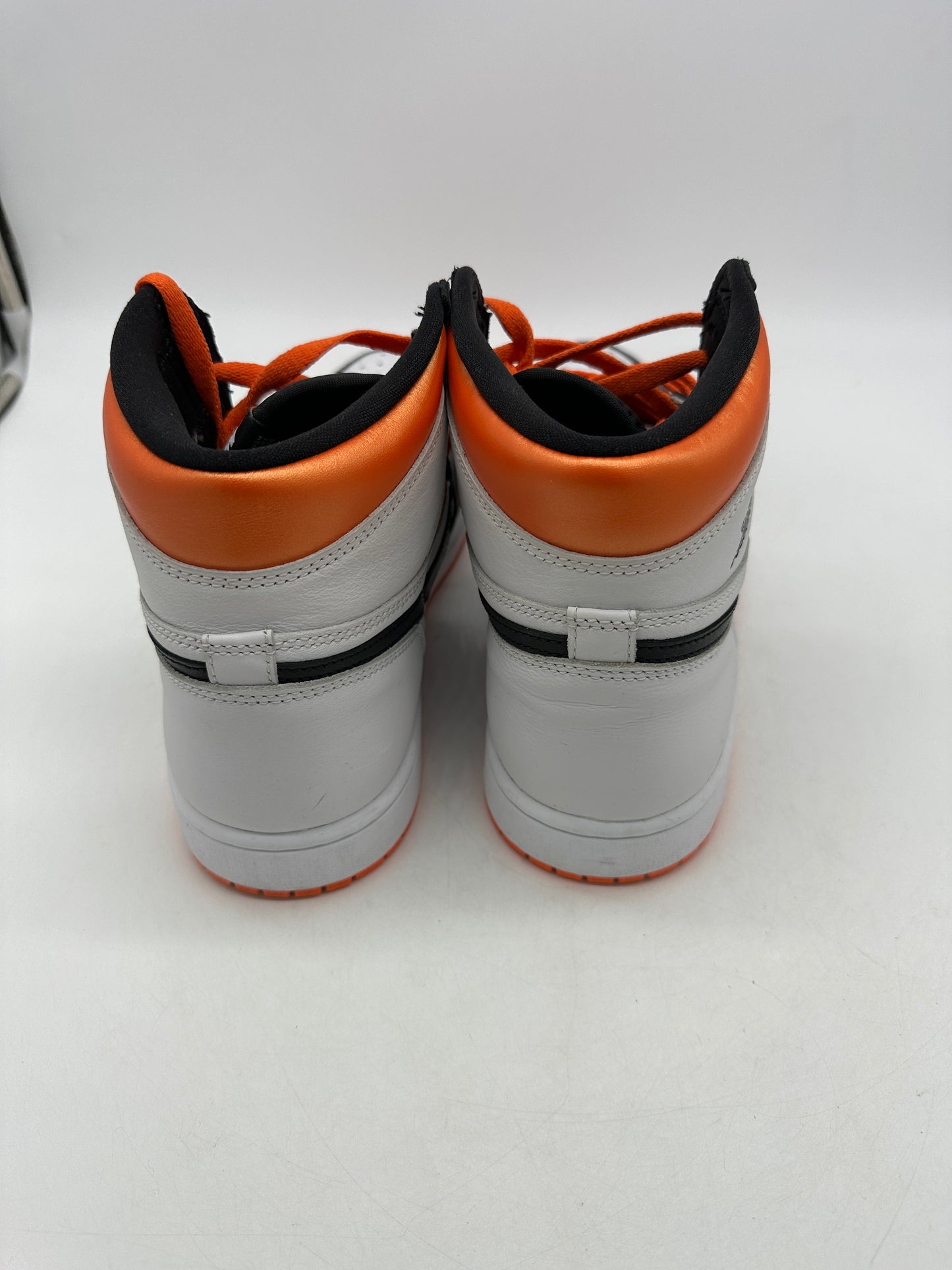 Load image into Gallery viewer, Preowned Air Jordan 1 Retro High OG &amp;#39;Electro Orange&amp;#39; Sz 10.5M/12W
