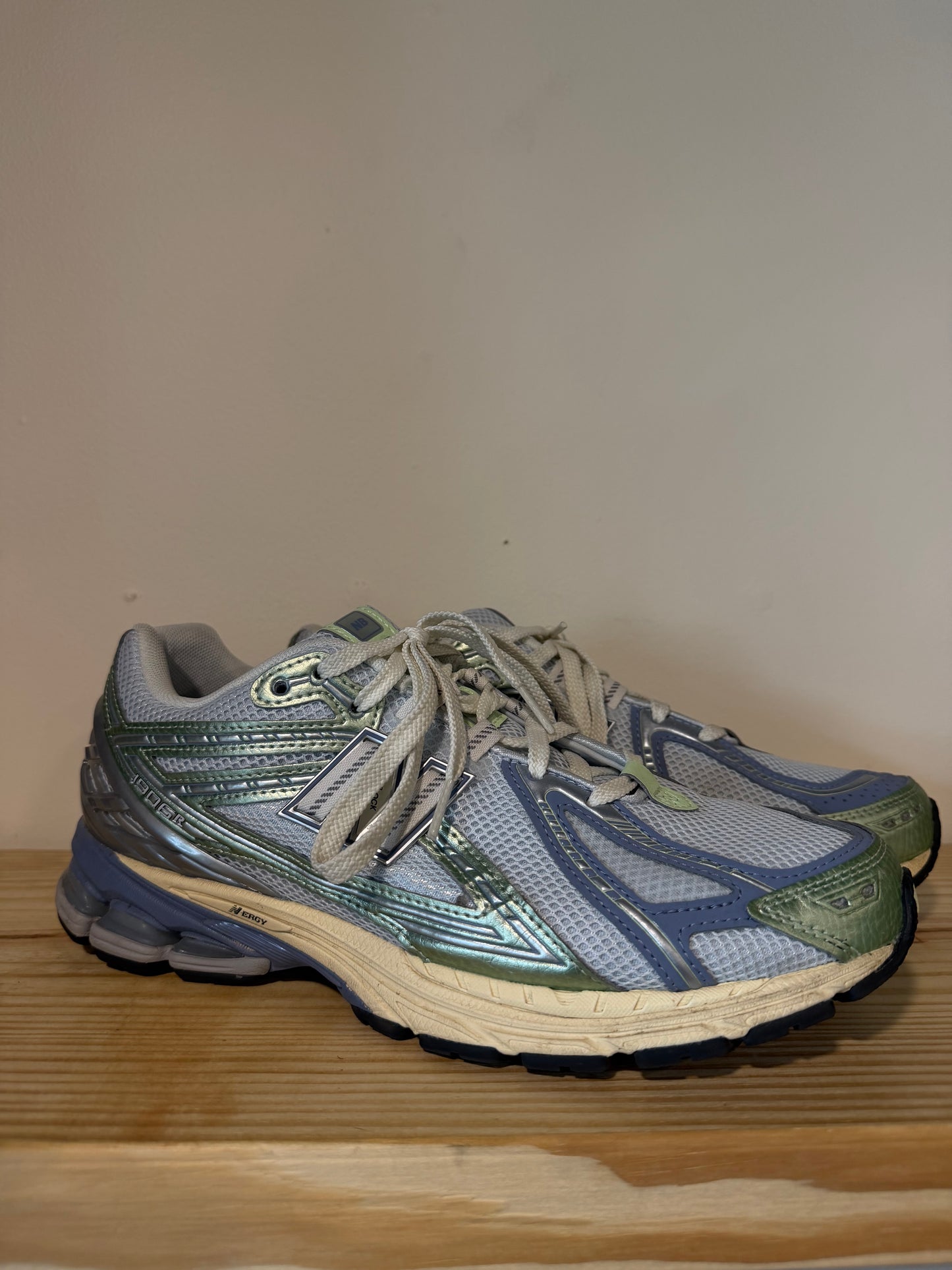 Preowned New Balance 1906R Ice Blue Melon Water Sz 11M/12.5W