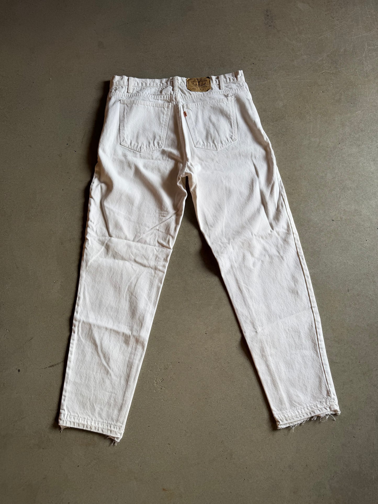 VTG Levi's 550 Orange Tag White Jeans Sz 36x32