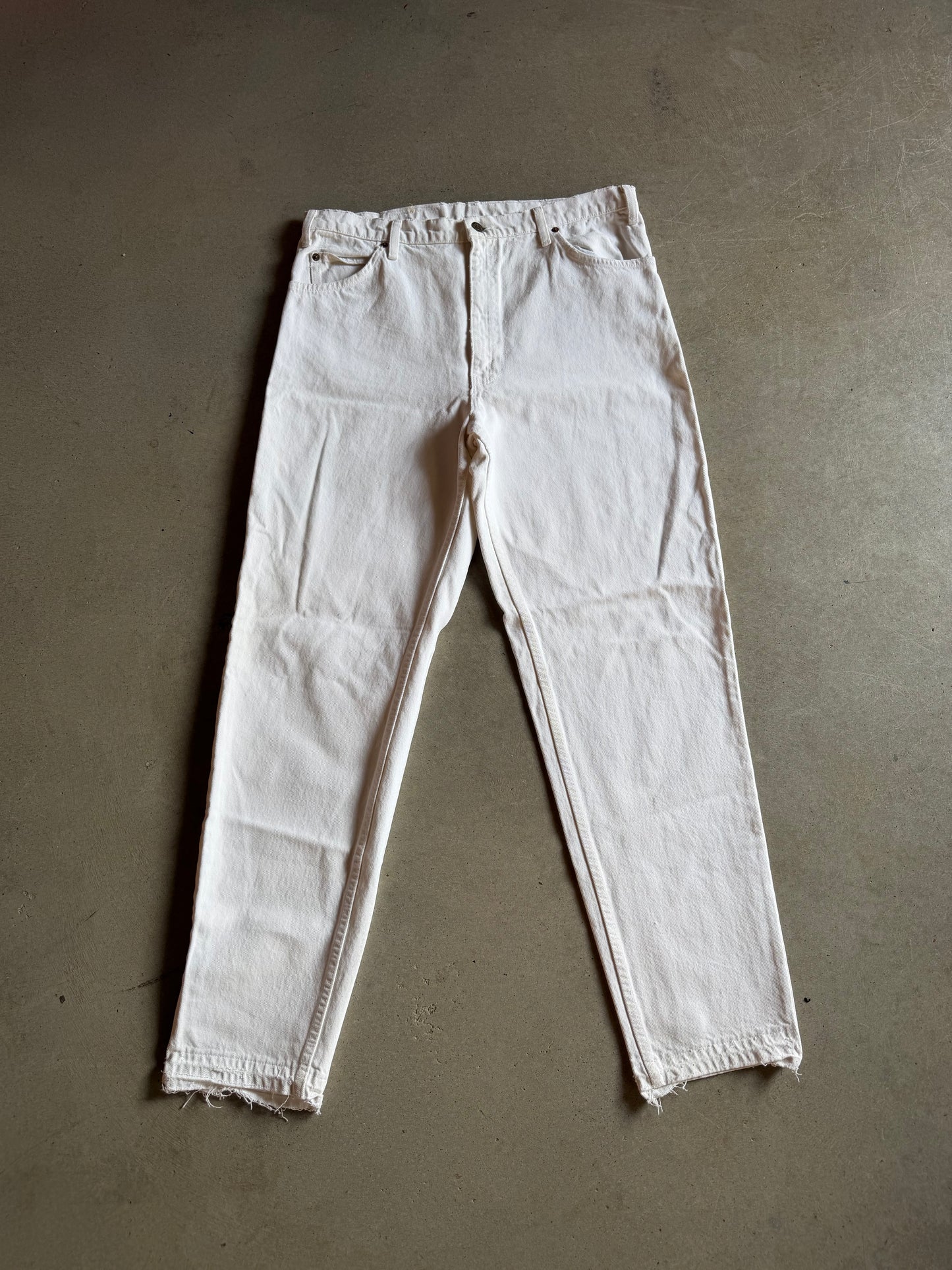 VTG Levi's 550 Orange Tag White Jeans Sz 36x32