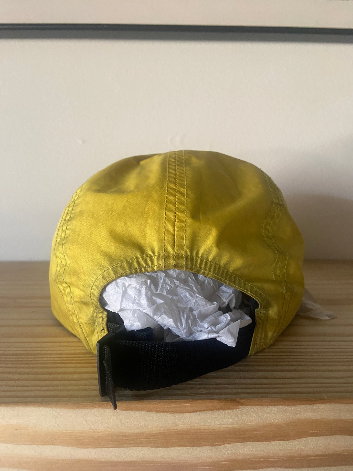 FW20 Supreme inset logo Camp Cap “Yellow”