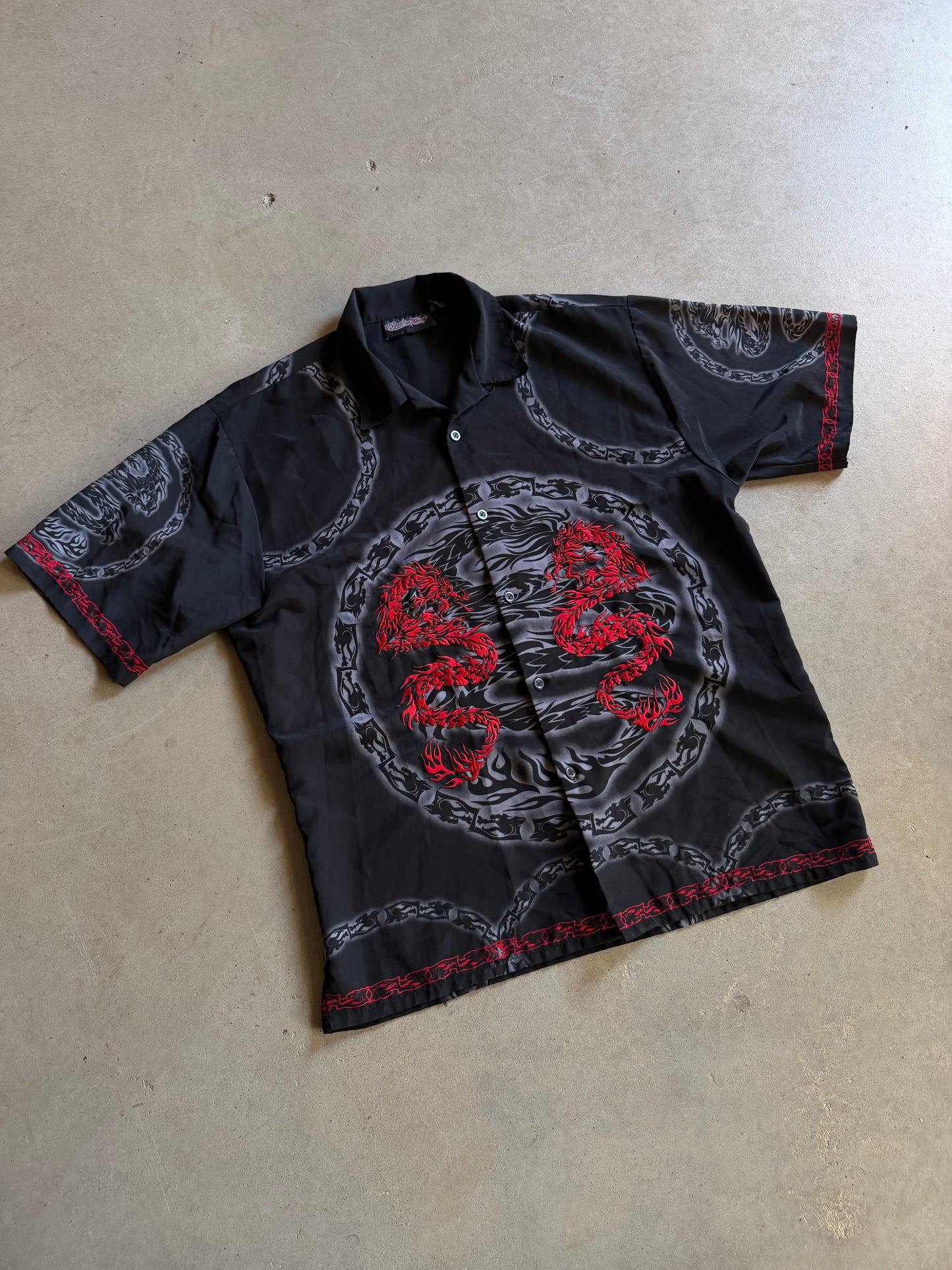 VTG Dragon Embroidered Shirt Sz XL