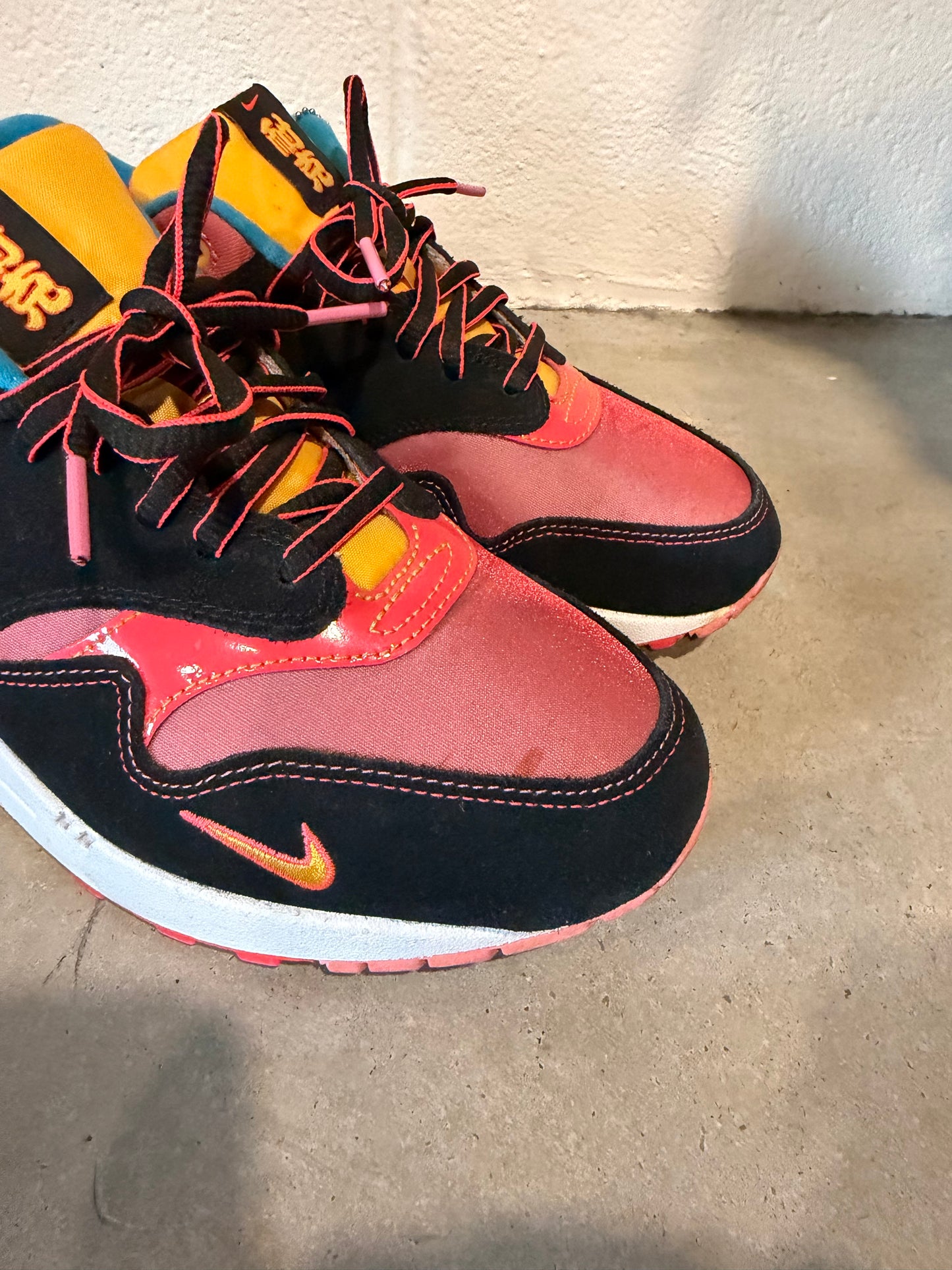 Preowned Nike Air Max 1 Chinatown New York (2020) Size 8M/9.5W